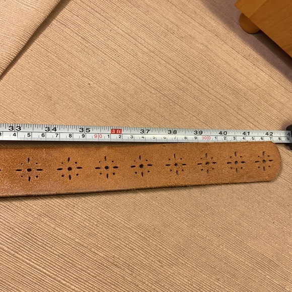 Olga Santini almost NEW laser cut leather belt - Picture 15 of 16